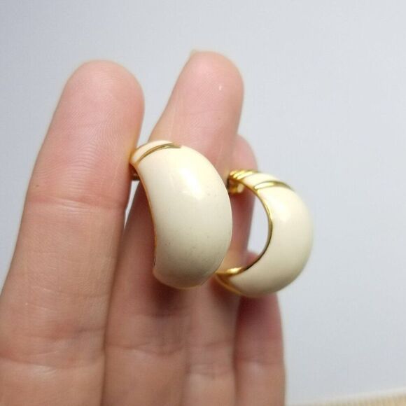 Vintage Napier Cream Enamel and Gold Tone Half Hoop Stud Earrings, Estate - Picture 2 of 8